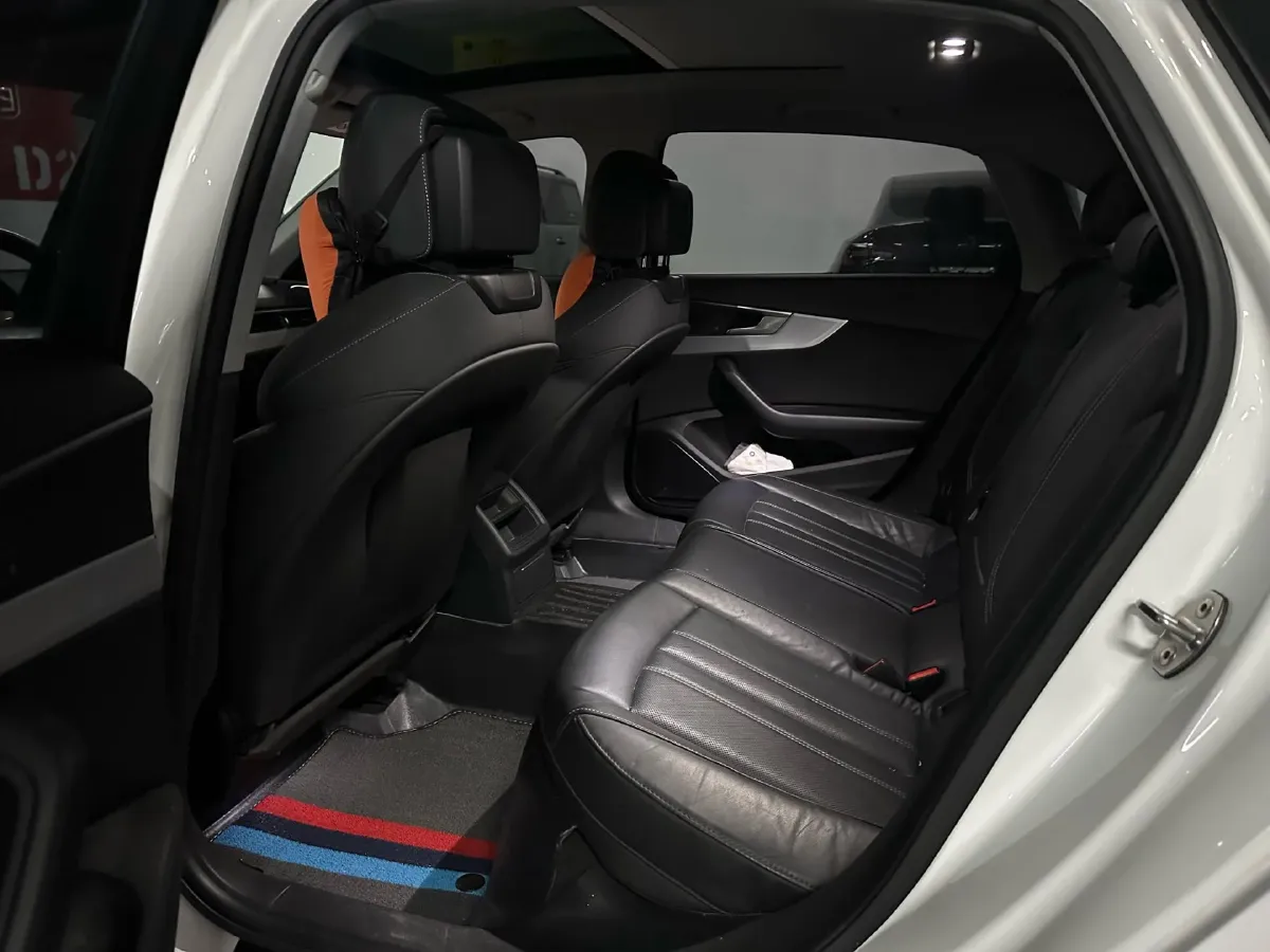 2020 Audi A4L 2.0T 190HP L4 7DCT,autocango,china used car exporter,china ev exporter,chinese used car exporter,chinese used ev exporter