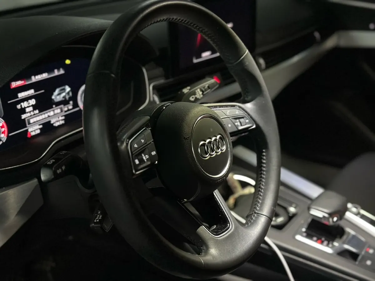 2020 Audi A4L 2.0T 190HP L4 7DCT,autocango,china used car exporter,china ev exporter,chinese used car exporter,chinese used ev exporter
