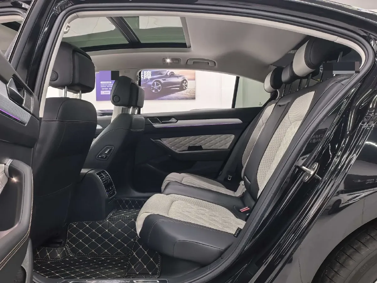 2023 Volkswagen Magotan 2.0T 186HP L4 7DCT,autocango,china used car exporter,china ev exporter,chinese used car exporter,chinese used ev exporter
