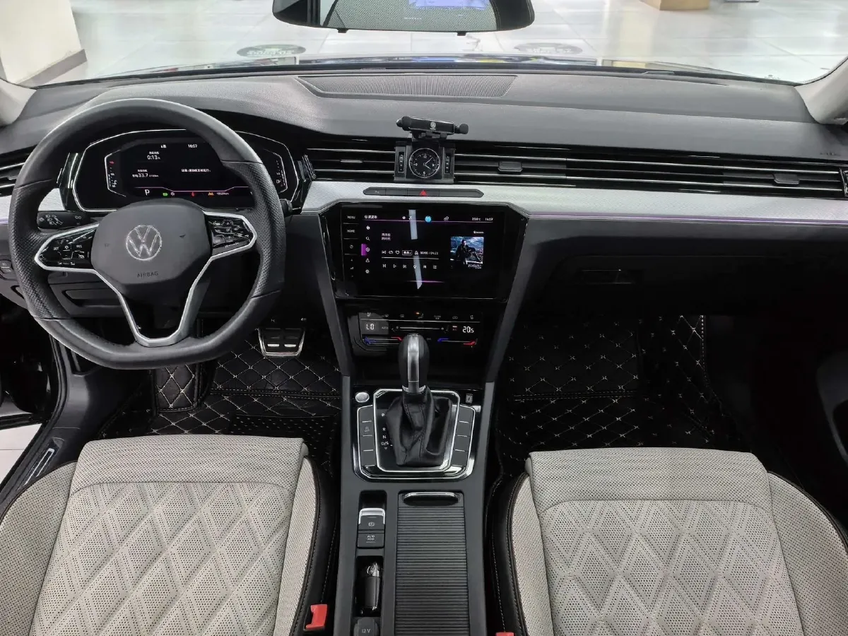 2023 Volkswagen Magotan 2.0T 186HP L4 7DCT,autocango,china used car exporter,china ev exporter,chinese used car exporter,chinese used ev exporter