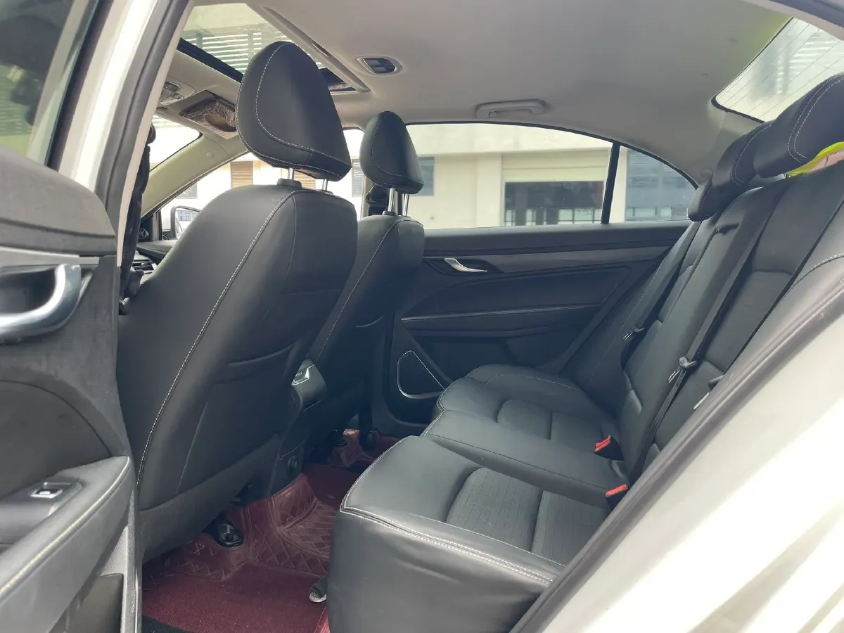 2021 BaoJun 530 1.5T 147HP L4 CVT,autocango,china used car exporter,china ev exporter,chinese used car exporter,chinese used ev exporter