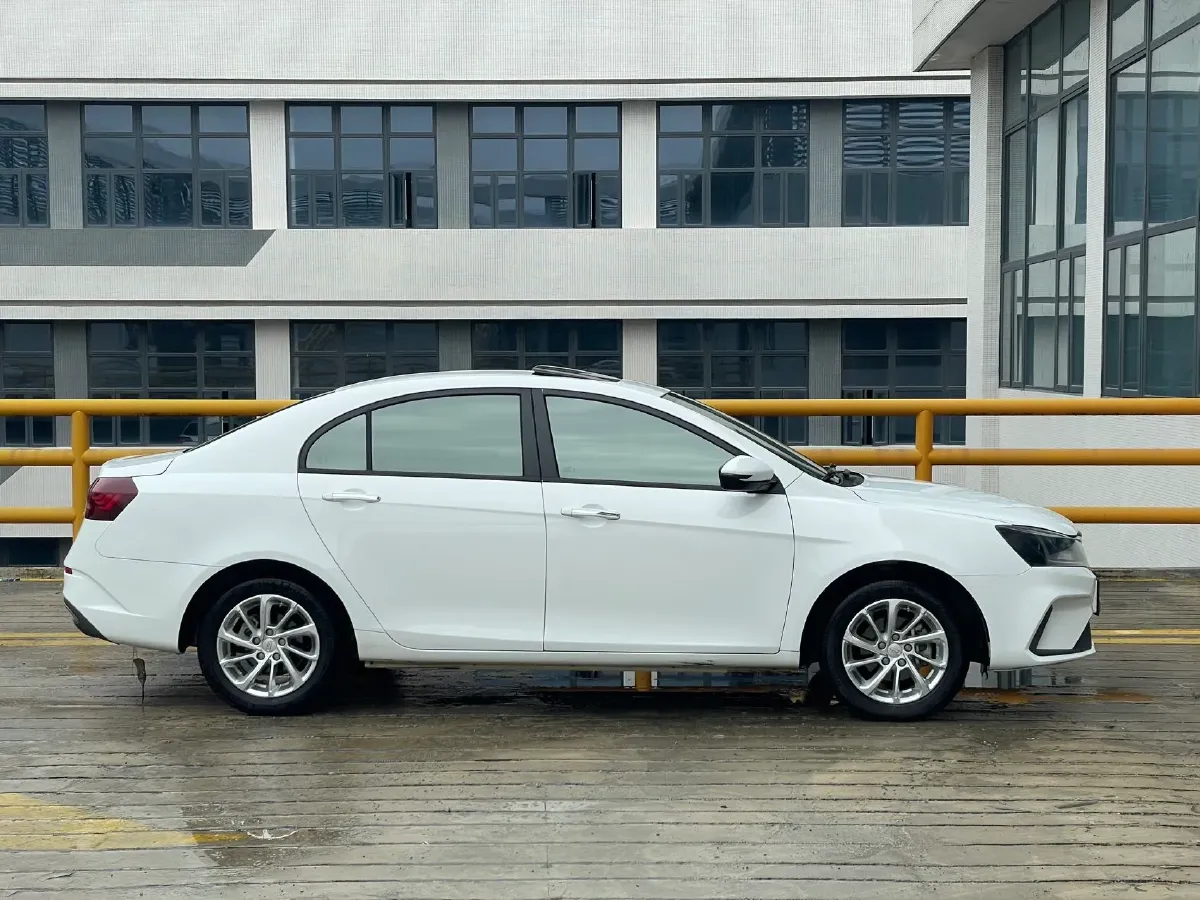 2021 BaoJun 530 1.5T 147HP L4 CVT,autocango,china used car exporter,china ev exporter,chinese used car exporter,chinese used ev exporter