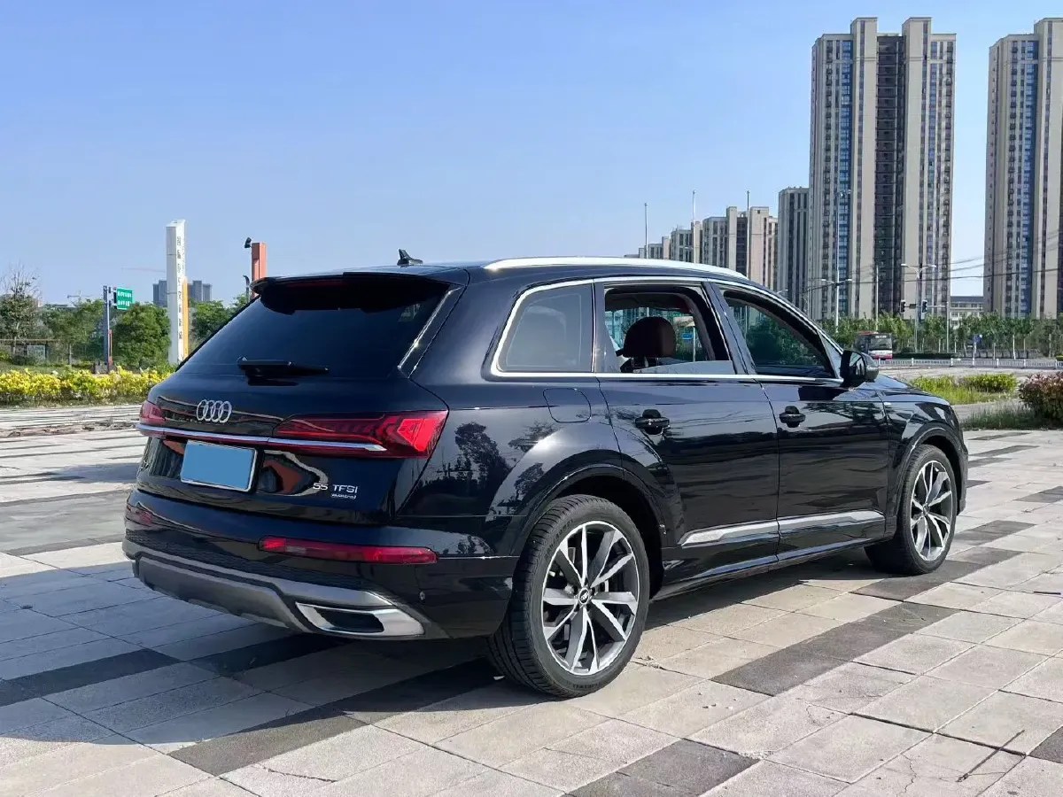 2021 Audi Q7 3.0T 340HP V6 8AT,autocango,china used car exporter,china ev exporter,chinese used car exporter,chinese used ev exporter