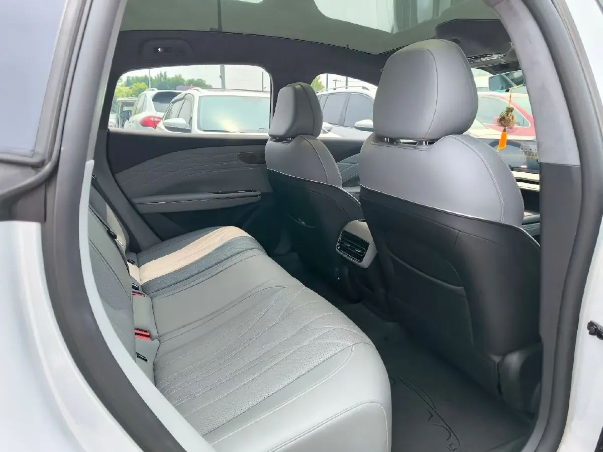 2025 Geely Galaxy E8 BEV,autocango,china used car exporter,china ev exporter,chinese used car exporter,chinese used ev exporter
