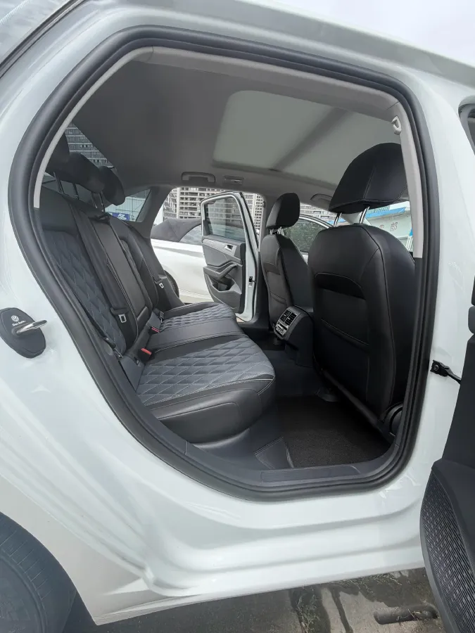 2023 Volkswagen Sagitar 1.5T 160HP L4 7DCT,autocango,china used car exporter,china ev exporter,chinese used car exporter,chinese used ev exporter