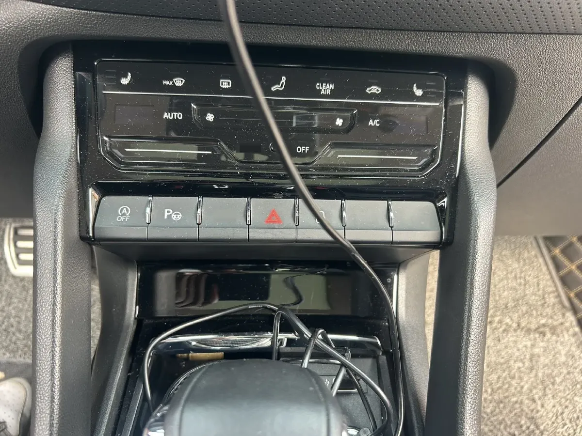 2023 Skoda Kodiak 2.0T 186HP L4 7DCT,autocango,china used car exporter,china ev exporter,chinese used car exporter,chinese used ev exporter