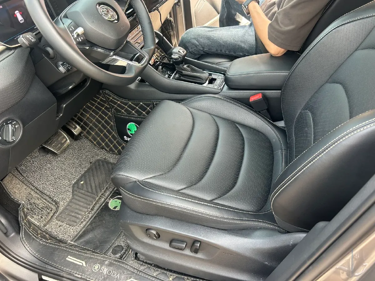2023 Skoda Kodiak 2.0T 186HP L4 7DCT,autocango,china used car exporter,china ev exporter,chinese used car exporter,chinese used ev exporter