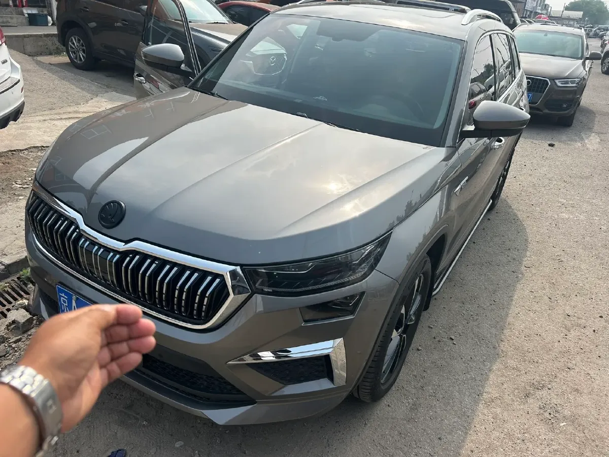 2023 Skoda Kodiak 2.0T 186HP L4 7DCT,autocango,china used car exporter,china ev exporter,chinese used car exporter,chinese used ev exporter