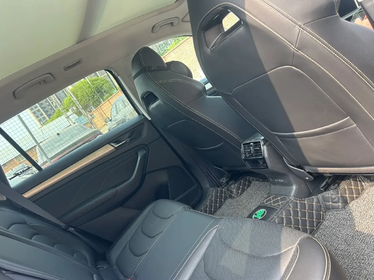 2023 Skoda Kodiak 2.0T 186HP L4 7DCT,autocango,china used car exporter,china ev exporter,chinese used car exporter,chinese used ev exporter