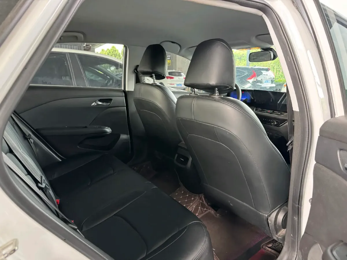 2023 Chevrolet Monza 1.5L 113HP L4 6DCT,autocango,china used car exporter,china ev exporter,chinese used car exporter,chinese used ev exporter