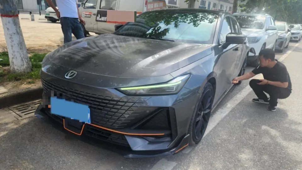 2023 ChangAn UNI-V 1.5T 188HP L4 7DCT,autocango,china used car exporter,china ev exporter,chinese used car exporter,chinese used ev exporter