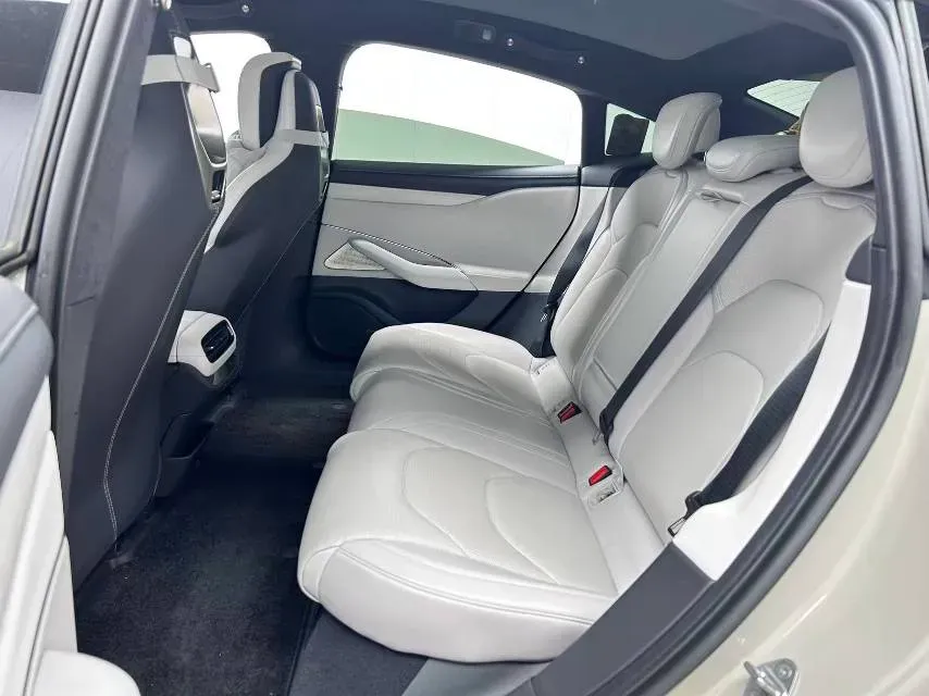 2024 MI SU7 BEV 101KWH,autocango,china used car exporter,china ev exporter,chinese used car exporter,chinese used ev exporter