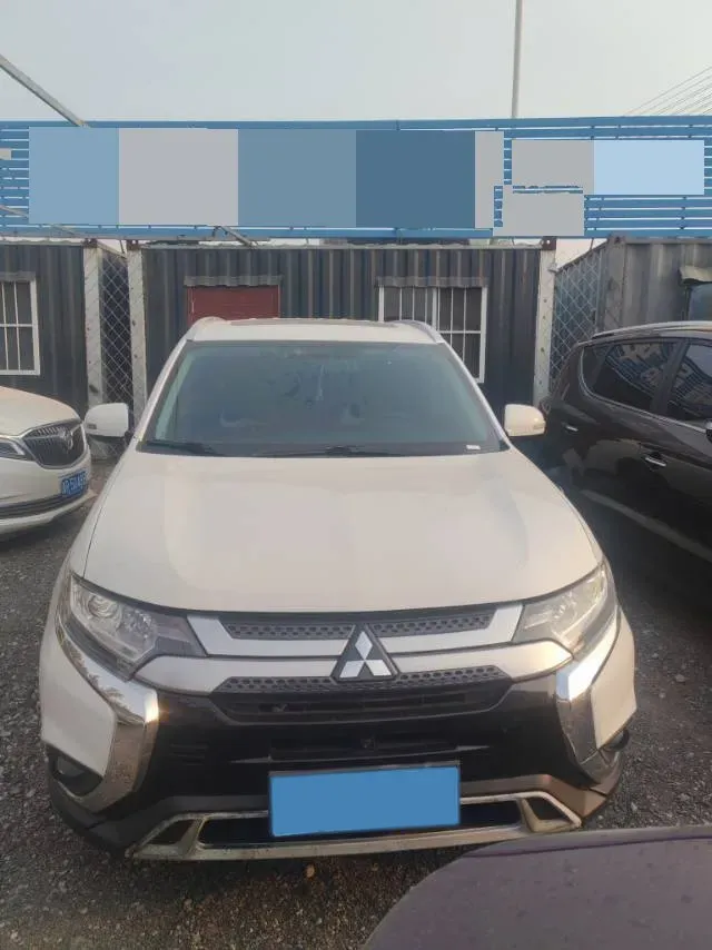 2020 Mitsubishi Outlander 2.0L 166HP L4 CVT,autocango,china used car exporter,china ev exporter,chinese used car exporter,chinese used ev exporter