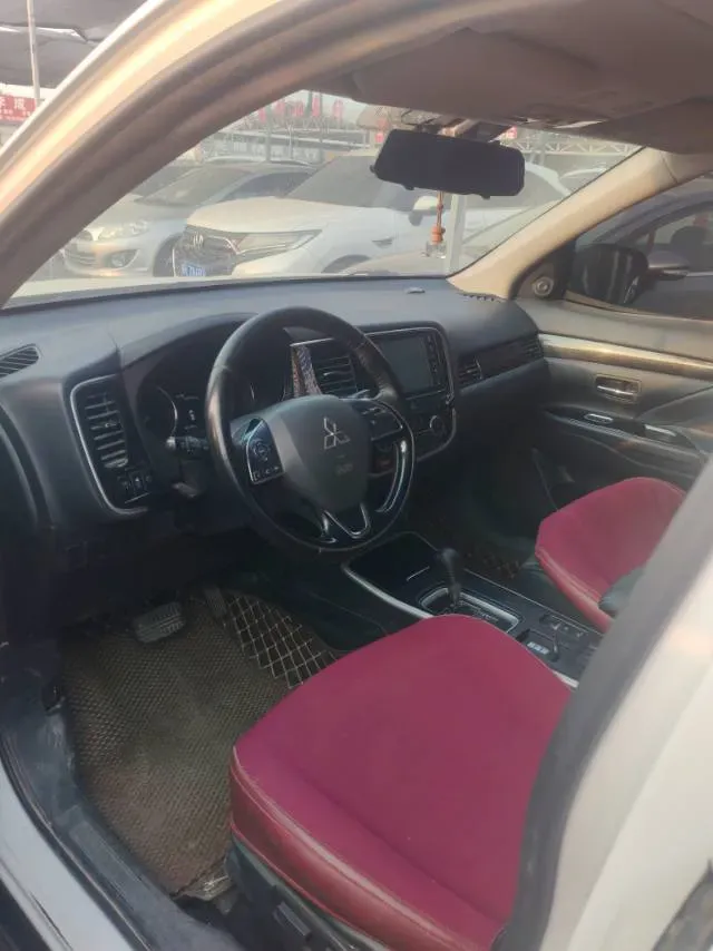 2020 Mitsubishi Outlander 2.0L 166HP L4 CVT,autocango,china used car exporter,china ev exporter,chinese used car exporter,chinese used ev exporter