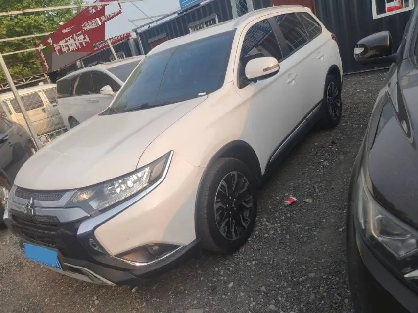 2020 Mitsubishi Outlander 2.0L 166HP L4 CVT,autocango,china used car exporter,china ev exporter,chinese used car exporter,chinese used ev exporter