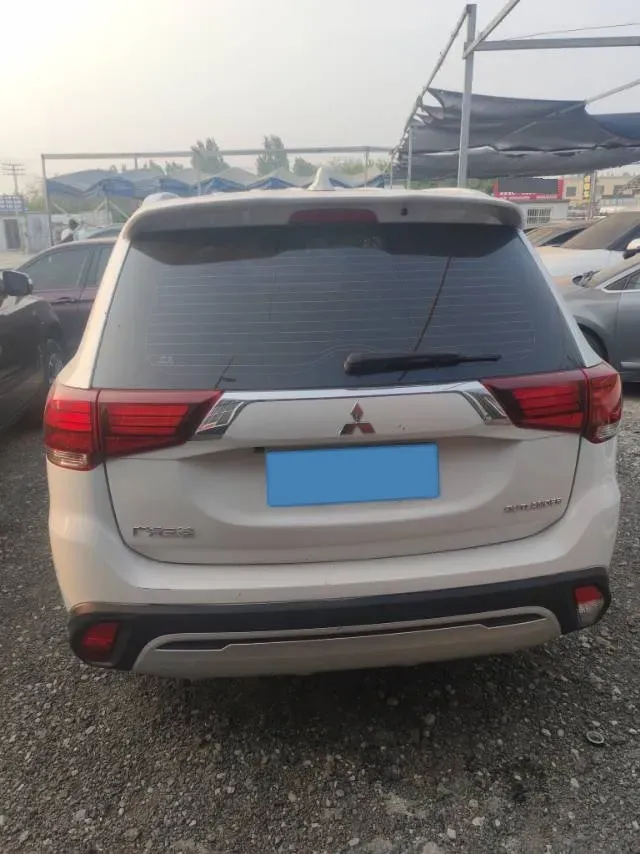 2020 Mitsubishi Outlander 2.0L 166HP L4 CVT,autocango,china used car exporter,china ev exporter,chinese used car exporter,chinese used ev exporter