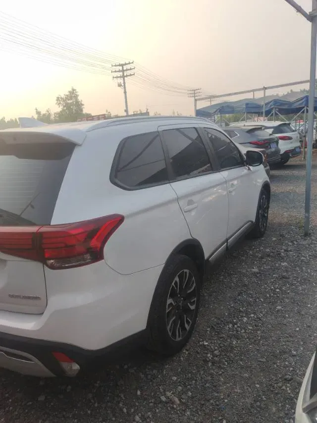 2020 Mitsubishi Outlander 2.0L 166HP L4 CVT,autocango,china used car exporter,china ev exporter,chinese used car exporter,chinese used ev exporter