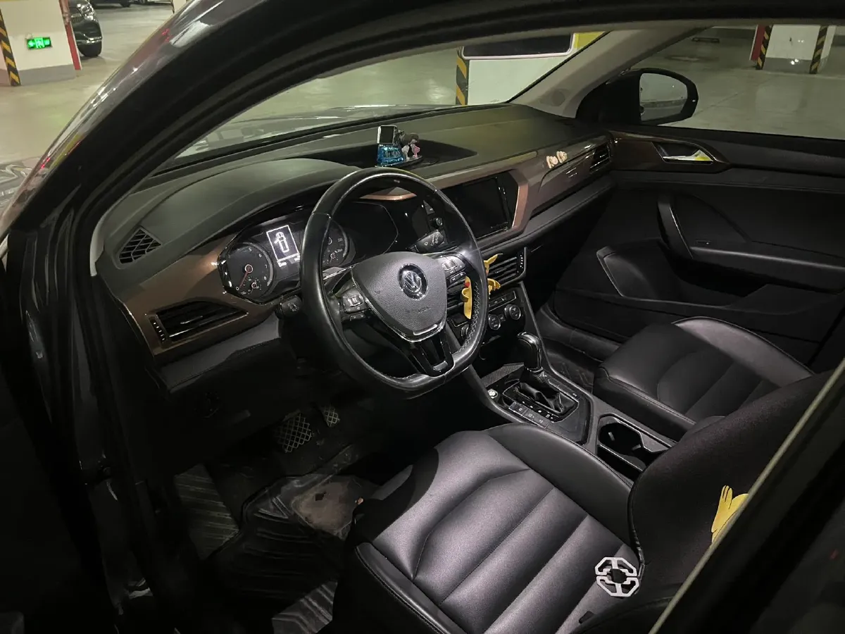 2019 MINI MINI 1.5T 102HP L3 7DCT,autocango,china used car exporter,china ev exporter,chinese used car exporter,chinese used ev exporter