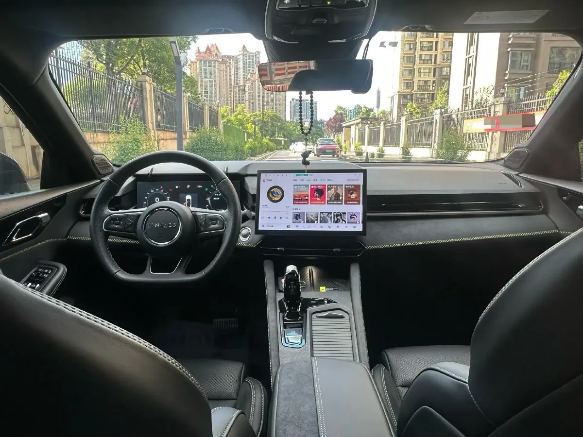 2023 LYNK&CO 03 2.0T 254HP L4 7DCT,autocango,china used car exporter,china ev exporter,chinese used car exporter,chinese used ev exporter