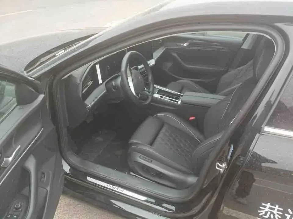 2024 Volkswagen Magotan 2.0T 220HP L4 7DCT,autocango,china used car exporter,china ev exporter,chinese used car exporter,chinese used ev exporter