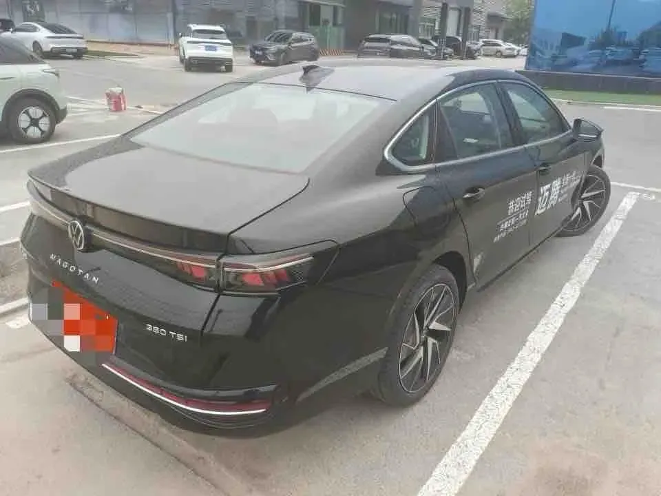 2024 Volkswagen Magotan 2.0T 220HP L4 7DCT,autocango,china used car exporter,china ev exporter,chinese used car exporter,chinese used ev exporter