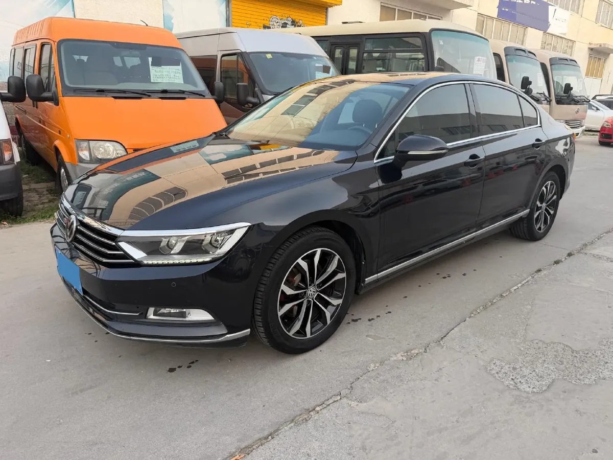 2019 Volkswagen Magotan 2.0T 186HP L4 7DCT,autocango,china used car exporter,china ev exporter,chinese used car exporter,chinese used ev exporter