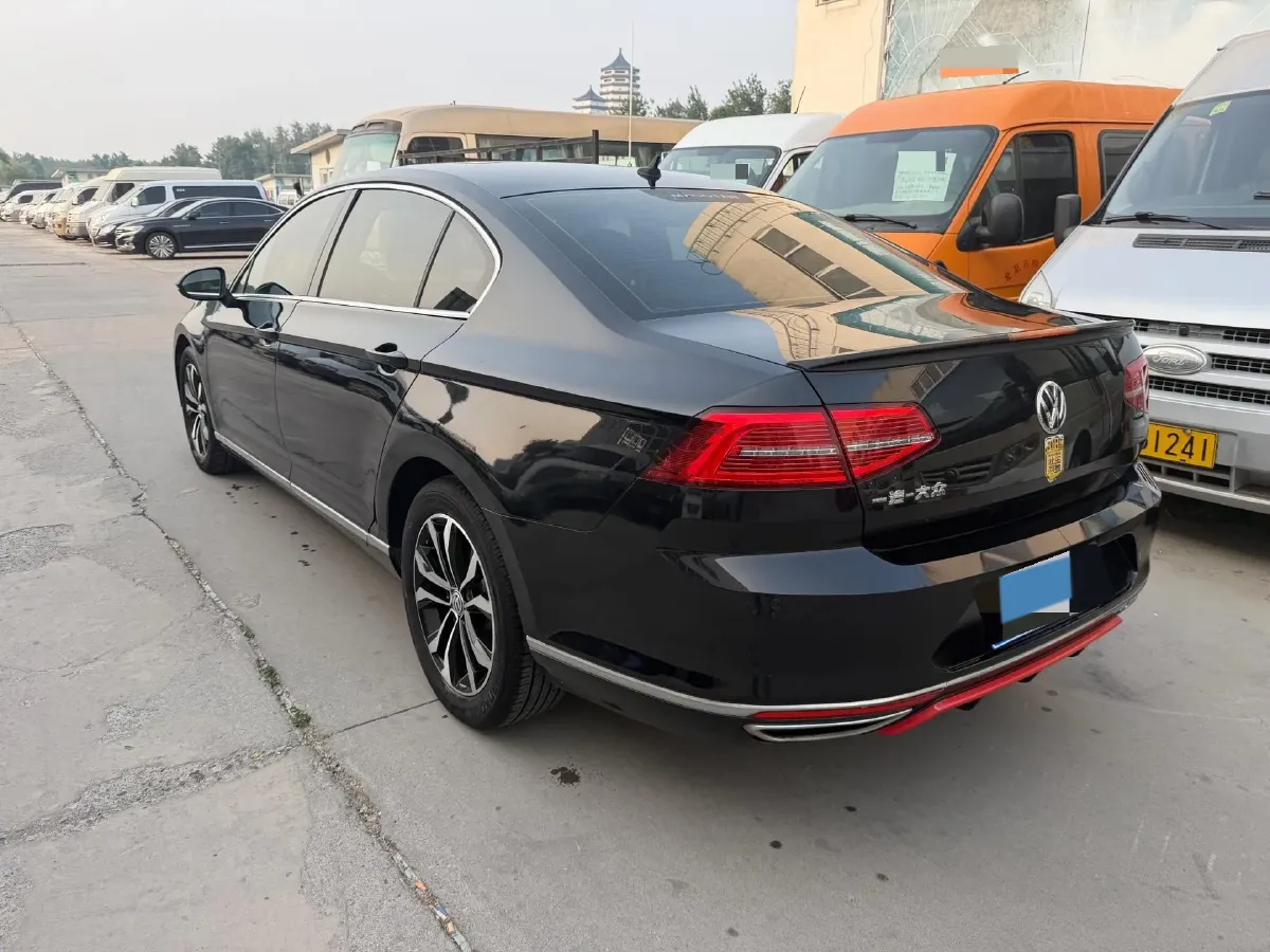 2019 Volkswagen Magotan 2.0T 186HP L4 7DCT,autocango,china used car exporter,china ev exporter,chinese used car exporter,chinese used ev exporter