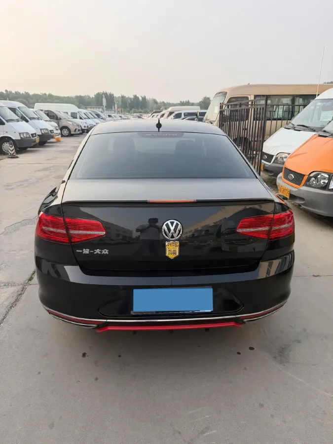 2019 Volkswagen Magotan 2.0T 186HP L4 7DCT,autocango,china used car exporter,china ev exporter,chinese used car exporter,chinese used ev exporter
