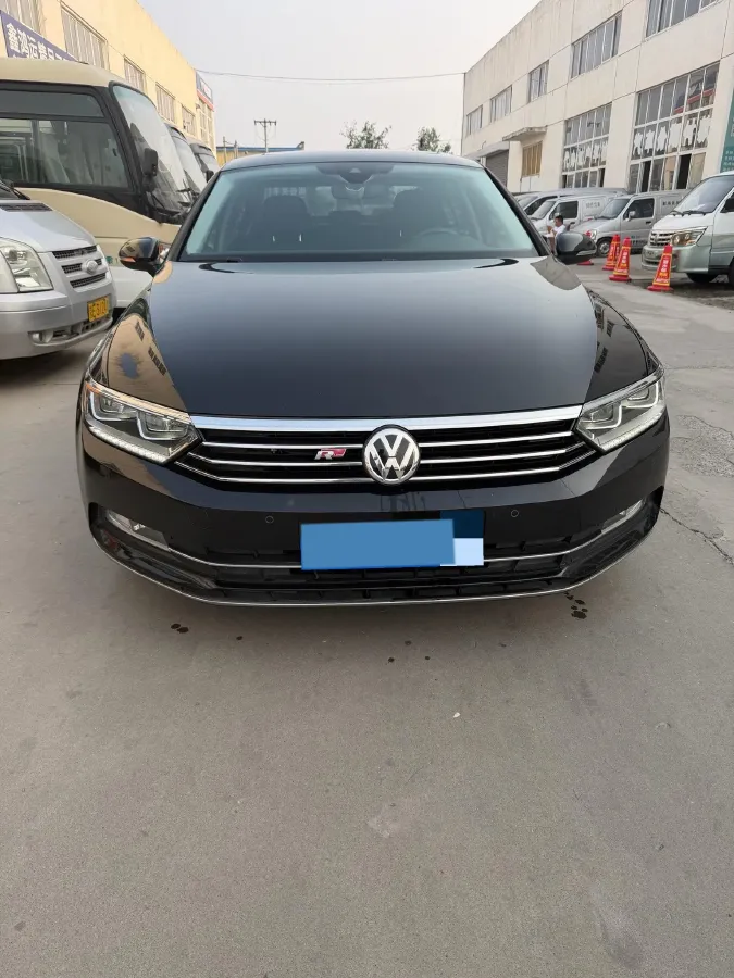 2019 Volkswagen Magotan 2.0T 186HP L4 7DCT,autocango,china used car exporter,china ev exporter,chinese used car exporter,chinese used ev exporter