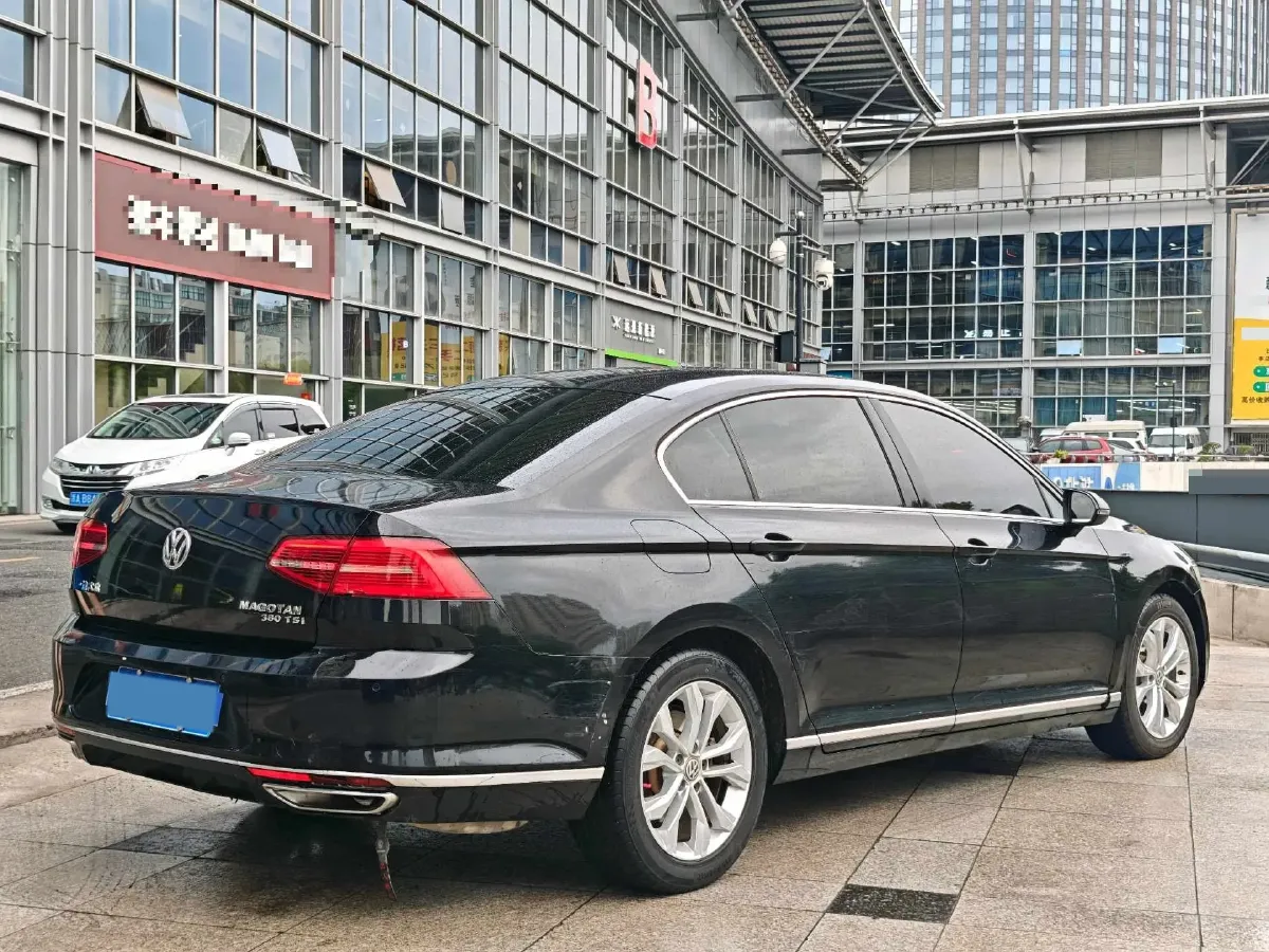 2017 Volkswagen Magotan 2.0T 220HP L4 7DCT,autocango,china used car exporter,china ev exporter,chinese used car exporter,chinese used ev exporter