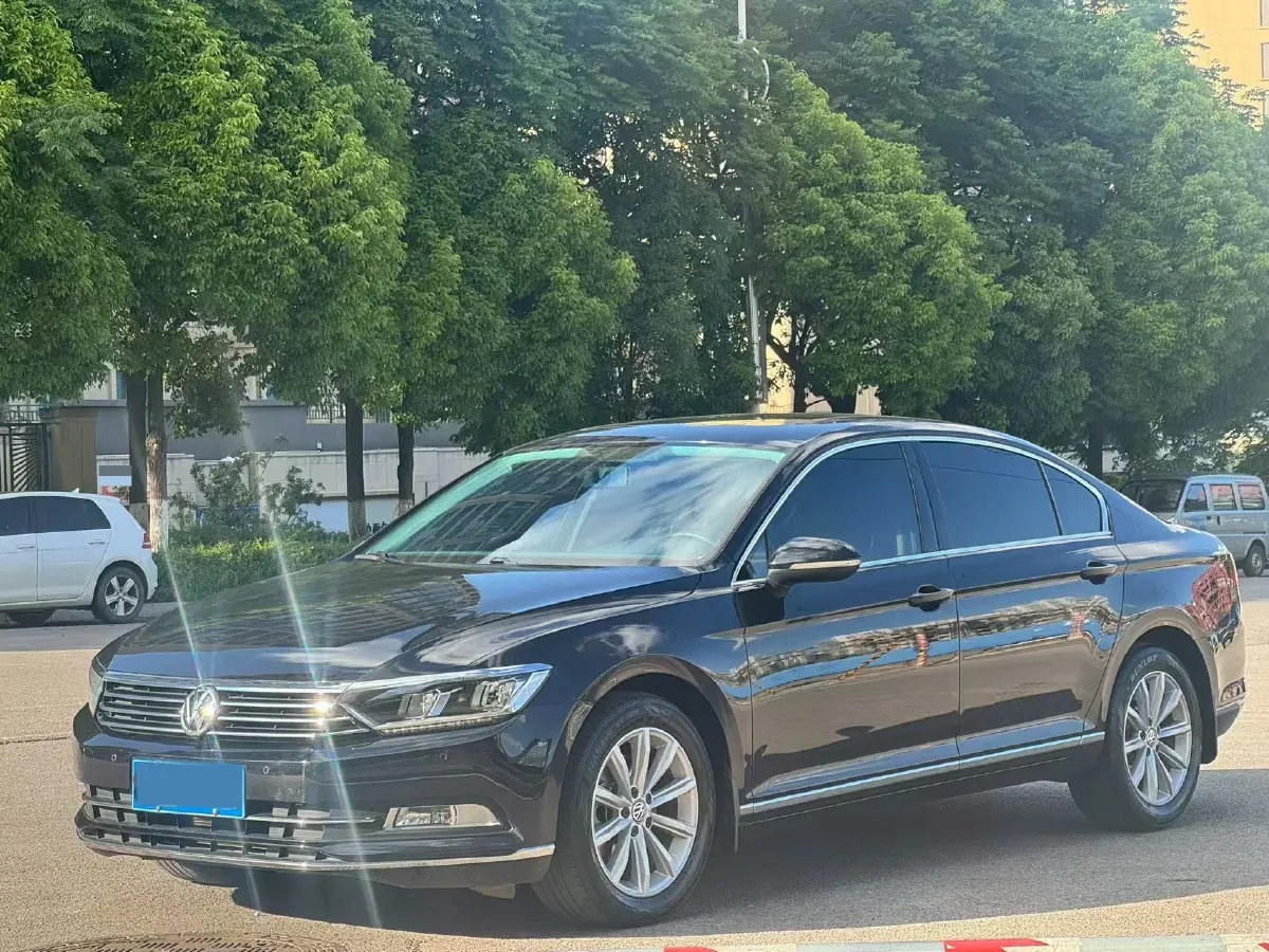 2019 Volkswagen Magotan 2.0T 186HP L4 7DCT,autocango,china used car exporter,china ev exporter,chinese used car exporter,chinese used ev exporter