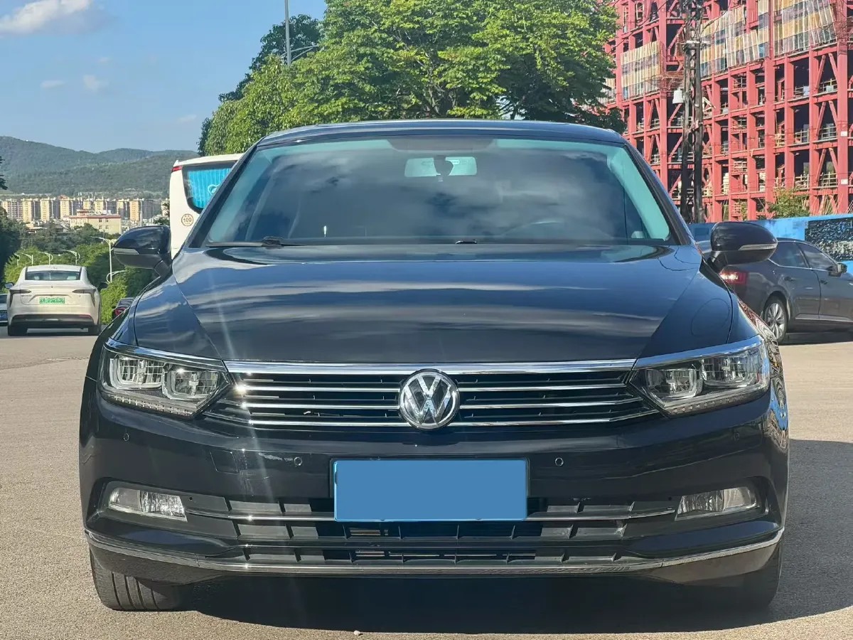 2019 Volkswagen Magotan 2.0T 186HP L4 7DCT,autocango,china used car exporter,china ev exporter,chinese used car exporter,chinese used ev exporter