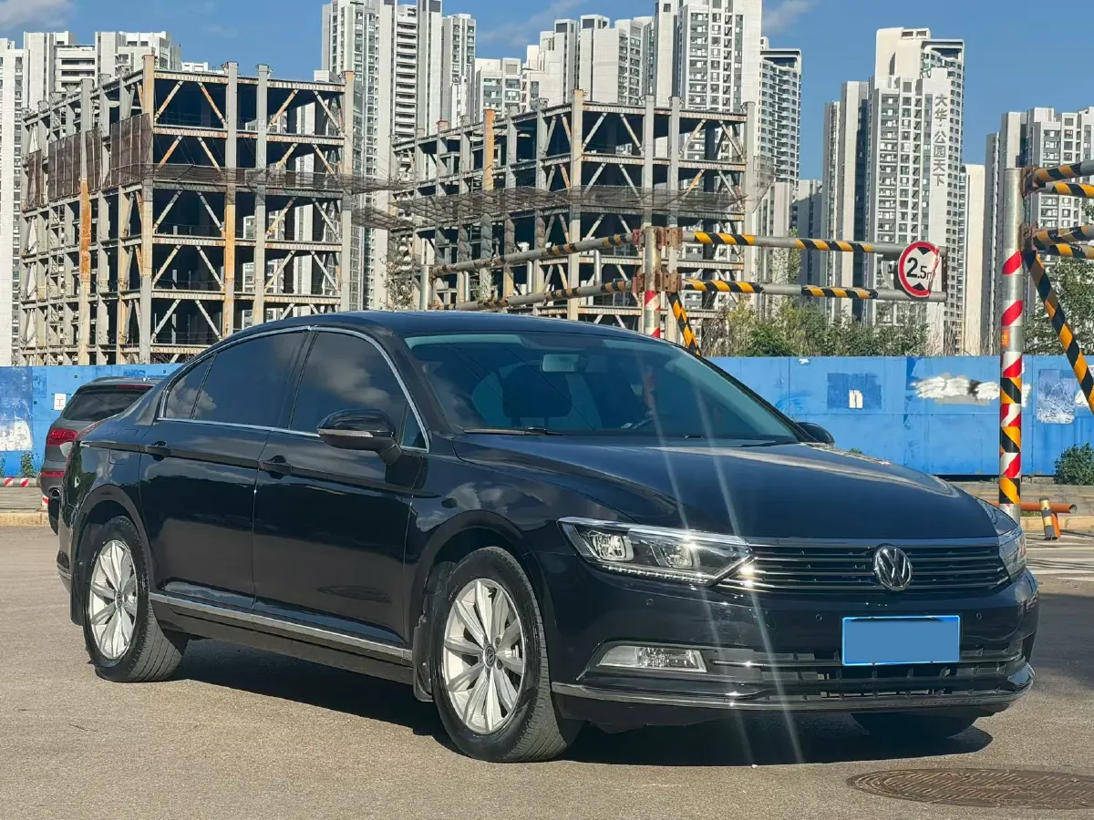 2019 Volkswagen Magotan 2.0T 186HP L4 7DCT,autocango,china used car exporter,china ev exporter,chinese used car exporter,chinese used ev exporter