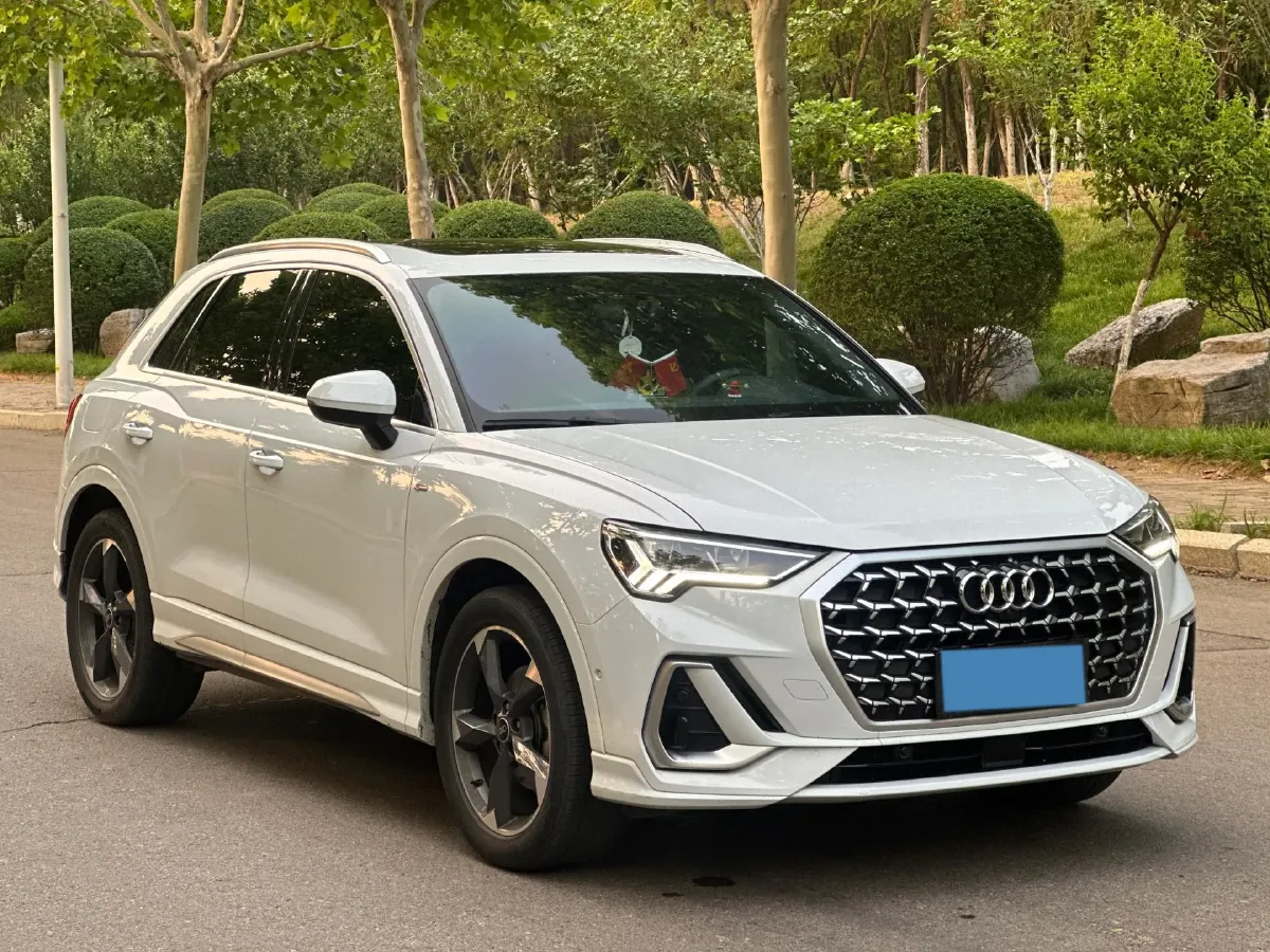 2024 Audi Q3 1.5T 160HP L4 7DCT,autocango,china used car exporter,china ev exporter,chinese used car exporter,chinese used ev exporter