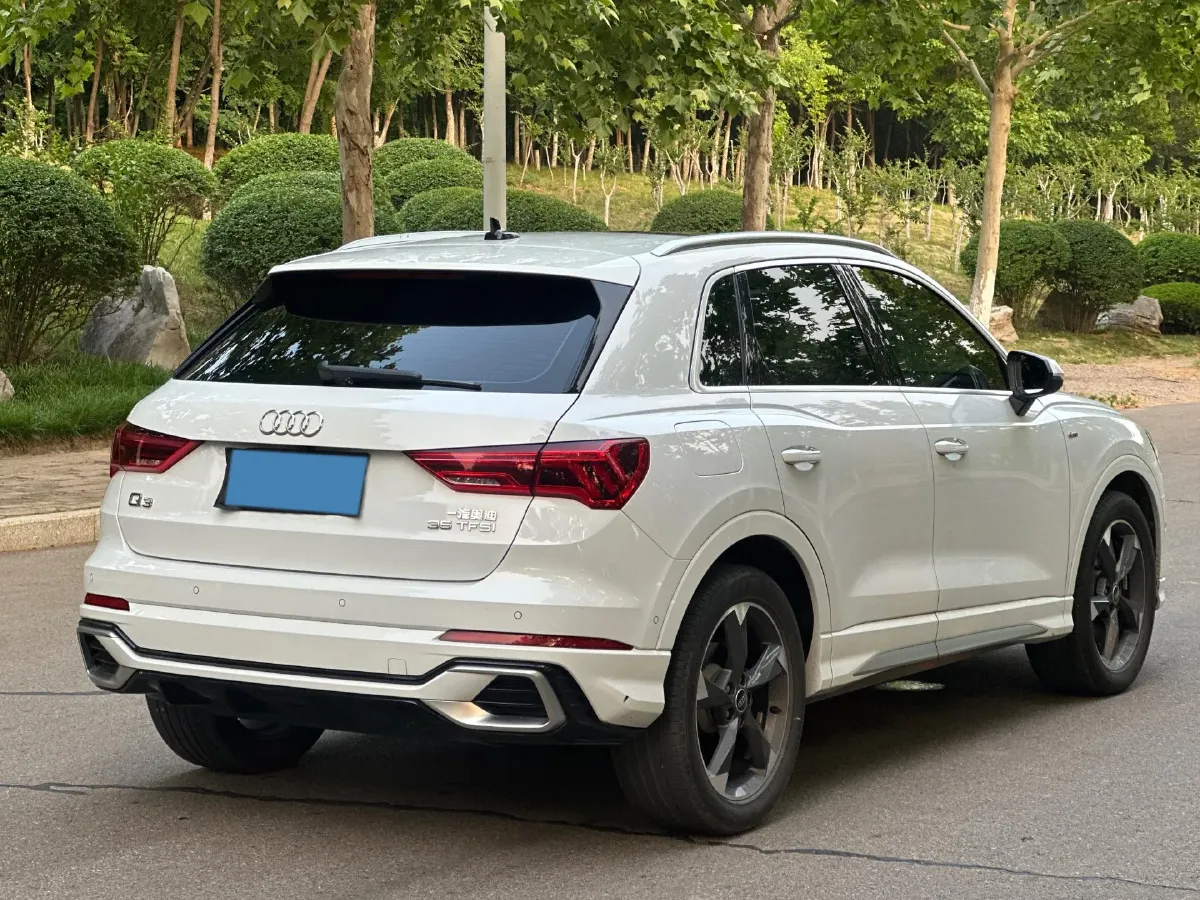 2024 Audi Q3 1.5T 160HP L4 7DCT,autocango,china used car exporter,china ev exporter,chinese used car exporter,chinese used ev exporter