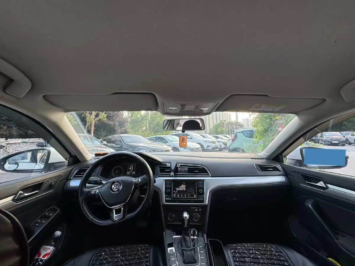 2019 Volkswagen T-Cross 1.4T 150HP L4 7DCT,autocango,china used car exporter,china ev exporter,chinese used car exporter,chinese used ev exporter