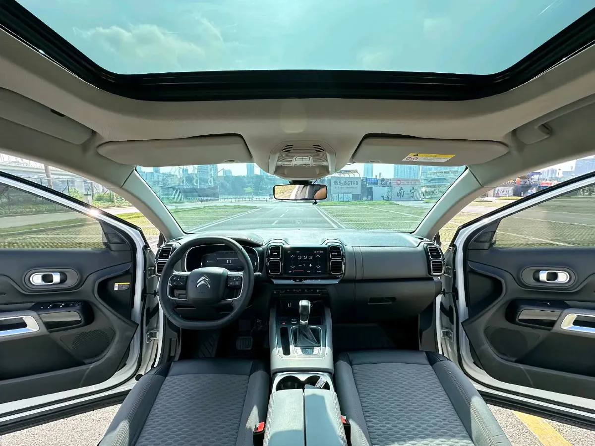 2017 Citroen C5 Aircross 1.6T 167HP L4 6AT,autocango,china used car exporter,china ev exporter,chinese used car exporter,chinese used ev exporter