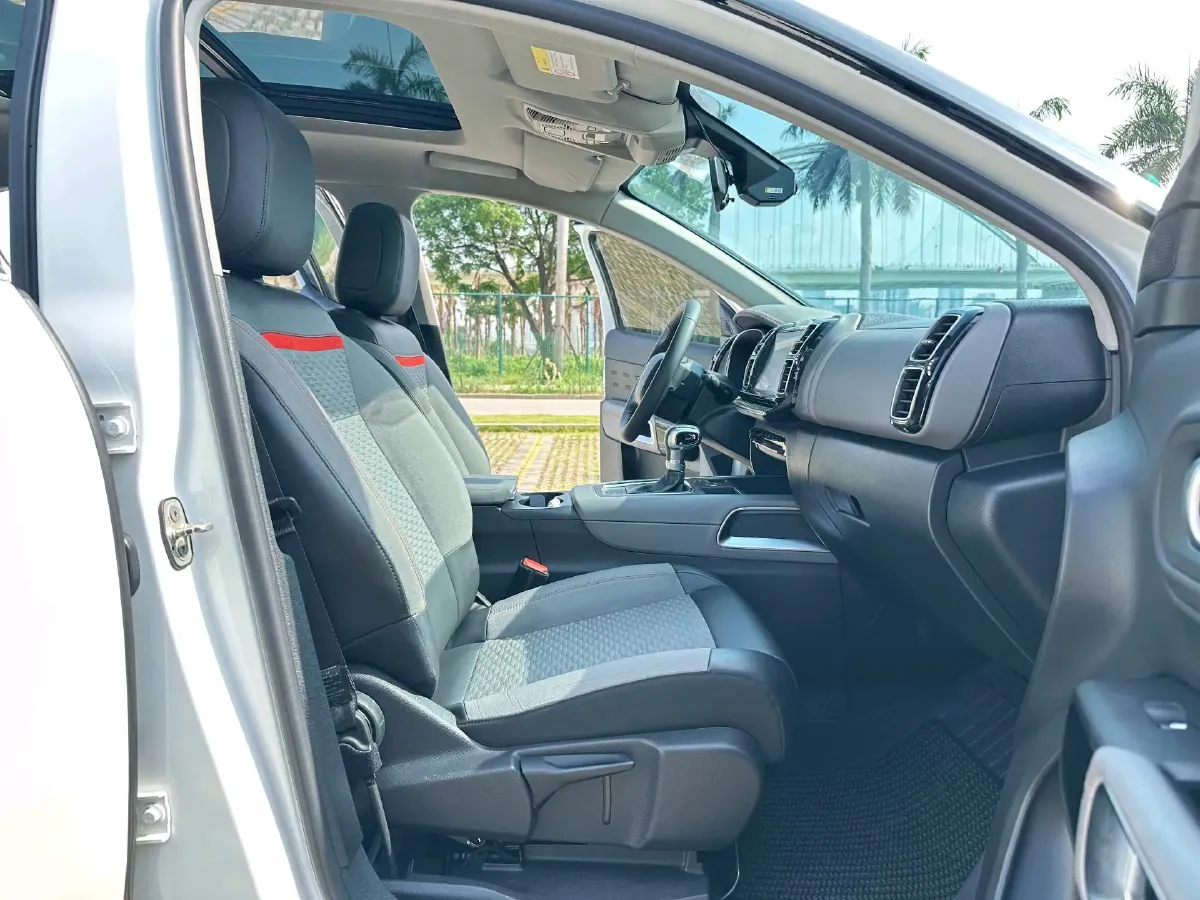 2017 Citroen C5 Aircross 1.6T 167HP L4 6AT,autocango,china used car exporter,china ev exporter,chinese used car exporter,chinese used ev exporter