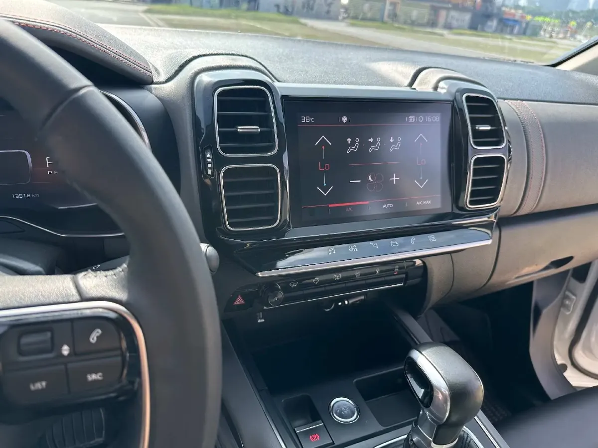 2017 Citroen C5 Aircross 1.6T 167HP L4 6AT,autocango,china used car exporter,china ev exporter,chinese used car exporter,chinese used ev exporter
