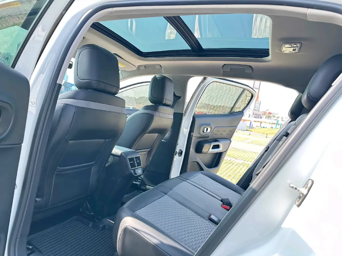 2017 Citroen C5 Aircross 1.6T 167HP L4 6AT,autocango,china used car exporter,china ev exporter,chinese used car exporter,chinese used ev exporter