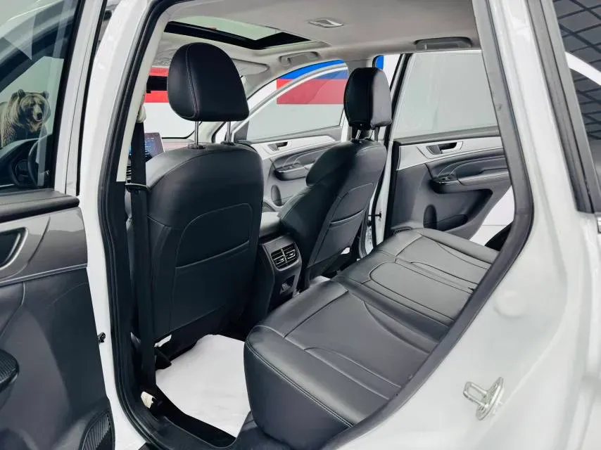 2023 Haval M6 1.5T 150HP L4 7DCT,autocango,china used car exporter,china ev exporter,chinese used car exporter,chinese used ev exporter
