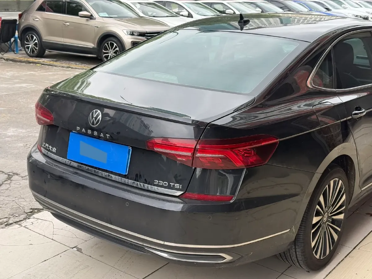 2021 Volkswagen Passat 2.0T 186HP L4 7DCT,autocango,china used car exporter,china ev exporter,chinese used car exporter,chinese used ev exporter