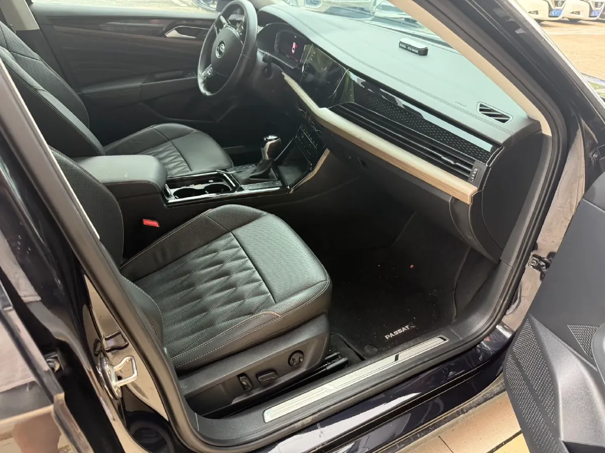2021 Volkswagen Passat 2.0T 186HP L4 7DCT,autocango,china used car exporter,china ev exporter,chinese used car exporter,chinese used ev exporter