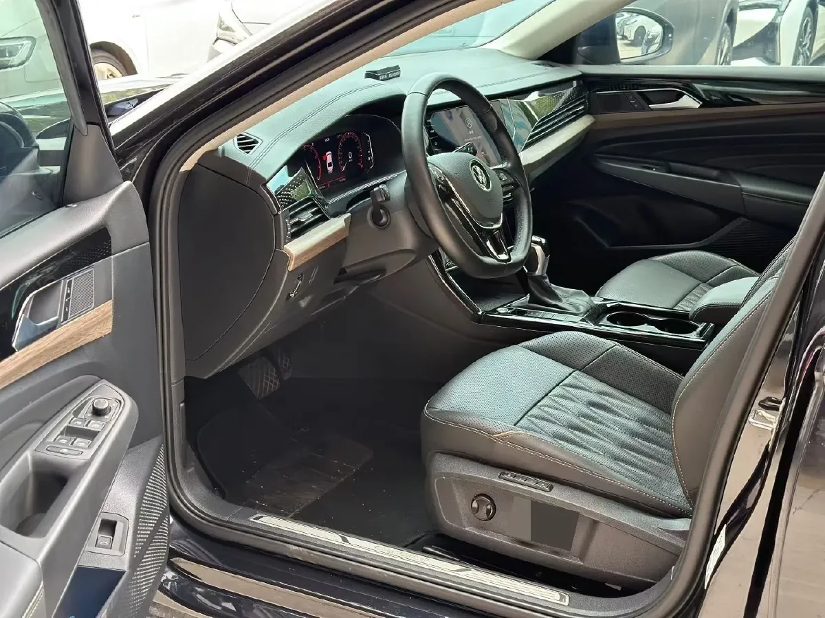 2021 Volkswagen Passat 2.0T 186HP L4 7DCT,autocango,china used car exporter,china ev exporter,chinese used car exporter,chinese used ev exporter