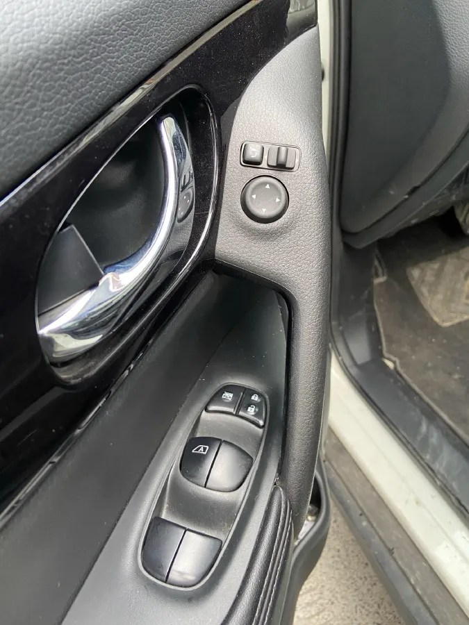 2023 Nissan X-Trail 2.0L 151HP L4 CVT,autocango,china used car exporter,china ev exporter,chinese used car exporter,chinese used ev exporter