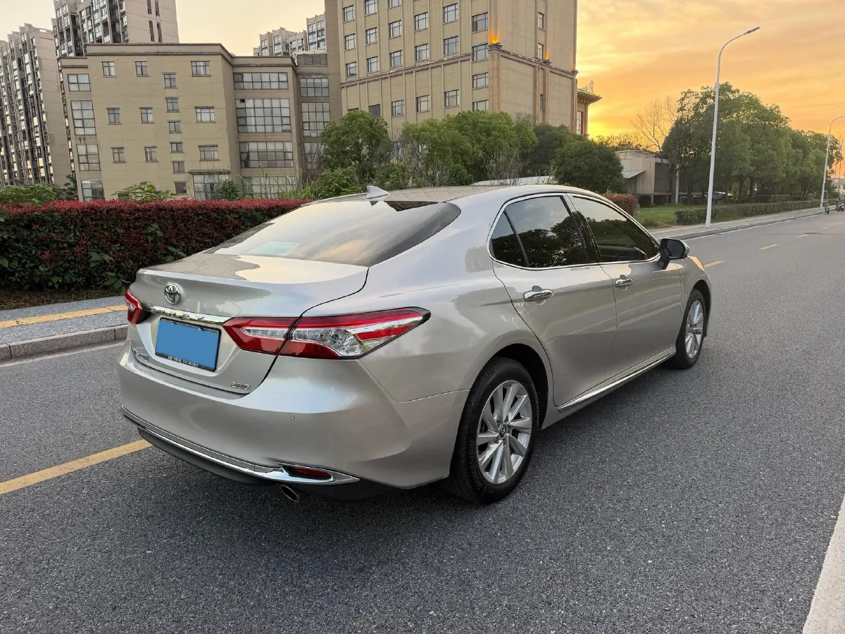 2023 Toyota Camry 2.0L 177HP L4 CVT,autocango,china used car exporter,china ev exporter,chinese used car exporter,chinese used ev exporter