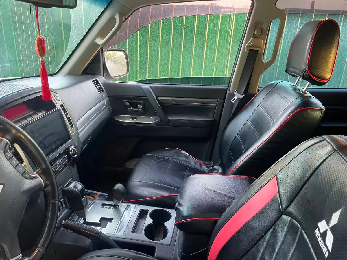 2016 Mitsubishi Pajero 3.0L 174HP V6 5AT,autocango,china used car exporter,china ev exporter,chinese used car exporter,chinese used ev exporter