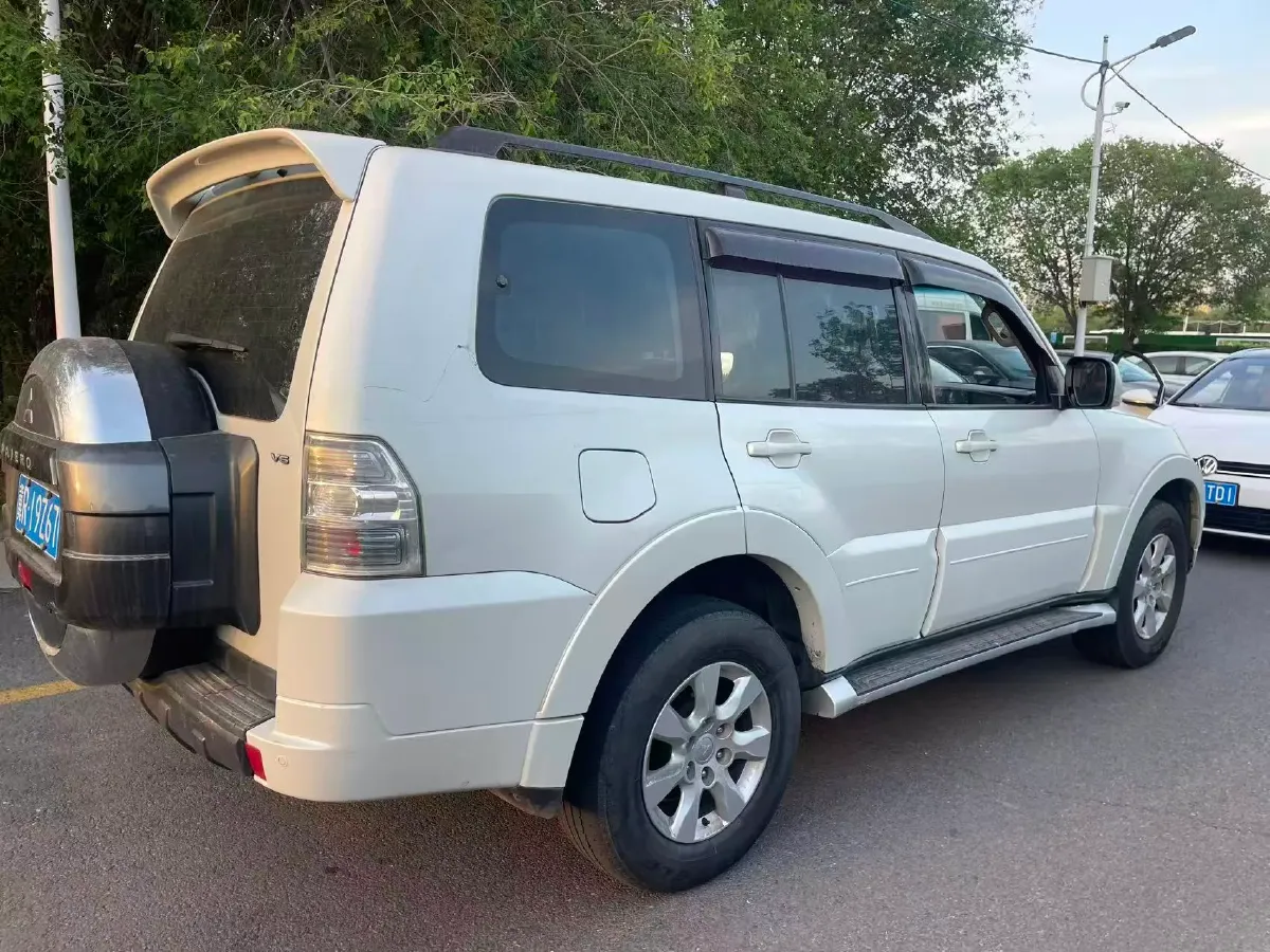 2016 Mitsubishi Pajero 3.0L 174HP V6 5AT,autocango,china used car exporter,china ev exporter,chinese used car exporter,chinese used ev exporter