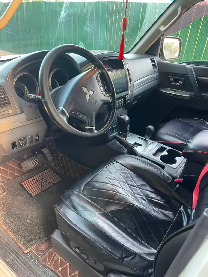 2016 Mitsubishi Pajero 3.0L 174HP V6 5AT,autocango,china used car exporter,china ev exporter,chinese used car exporter,chinese used ev exporter