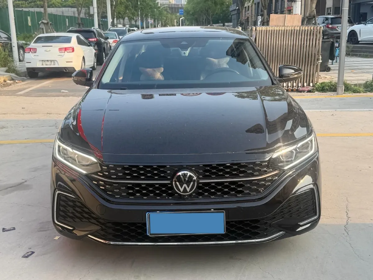 2024 Volkswagen Passat 2.0T 220HP L4 7DCT,autocango,china used car exporter,china ev exporter,chinese used car exporter,chinese used ev exporter
